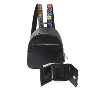 backpack de piel auténtica  con asas de chaquira artesanal y cartera de piel con detalle chaquira