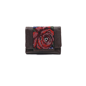 ck-65 cartera piel con tapa de chaquira artesanal