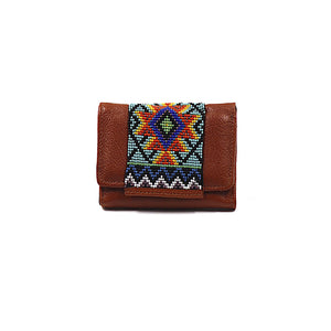 ck-65 cartera de piel con tapa de chaquira