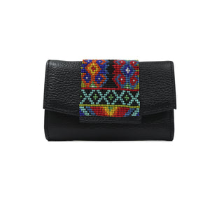 ck-932 cartera piel con grecas y geometria de chaquira artesanal