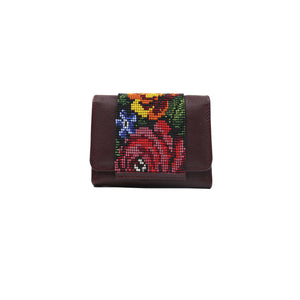 ck-65 cartera piel con tapa de chaquira artesanal