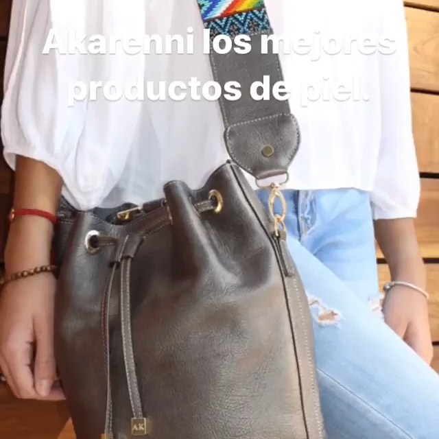bk-1336 bolsa/morral de piel con asa de chaquira artesanal de fauna